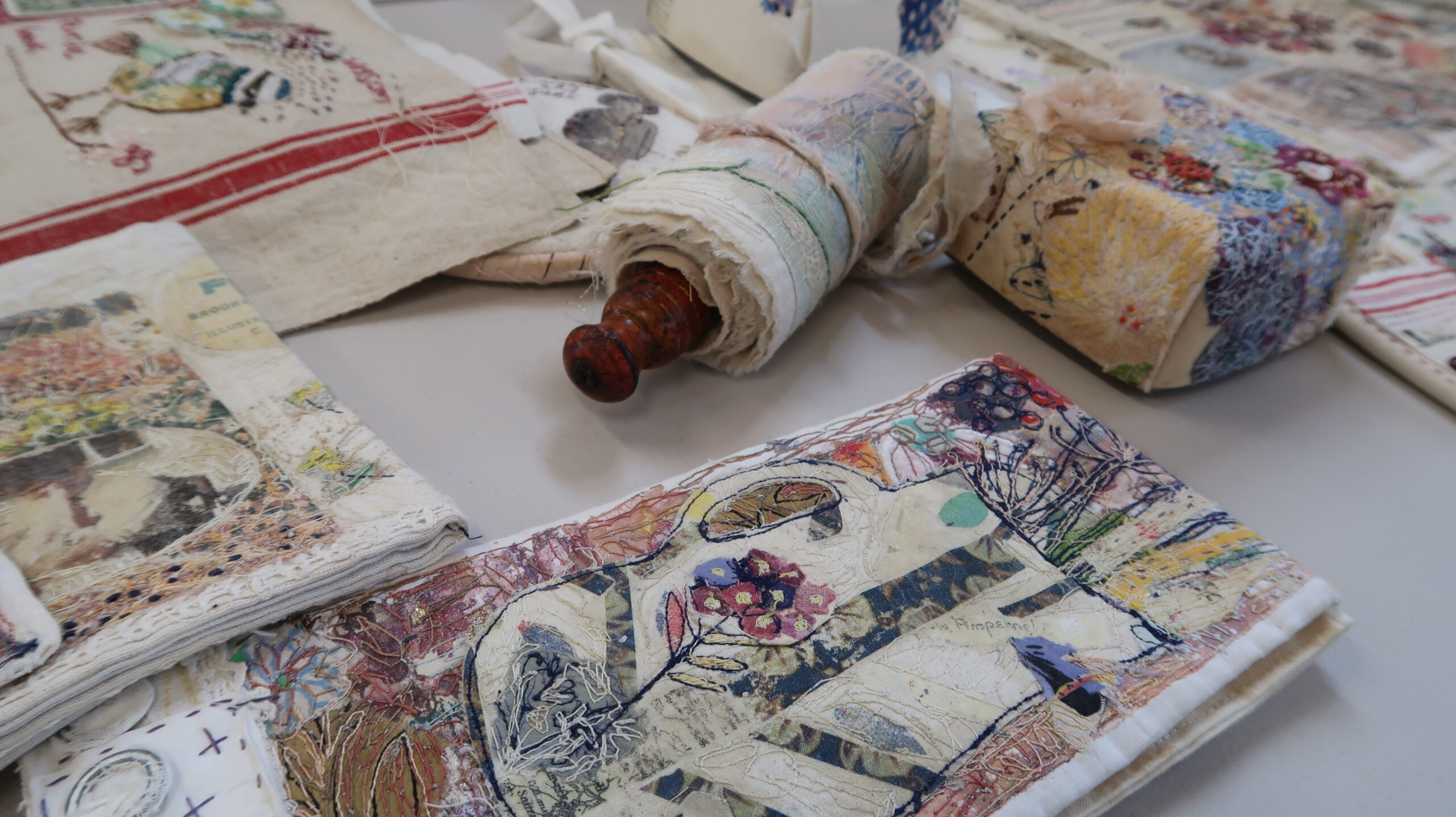 Concertina Book workshop with Suzette Smart - Ribble Creative Stitchers